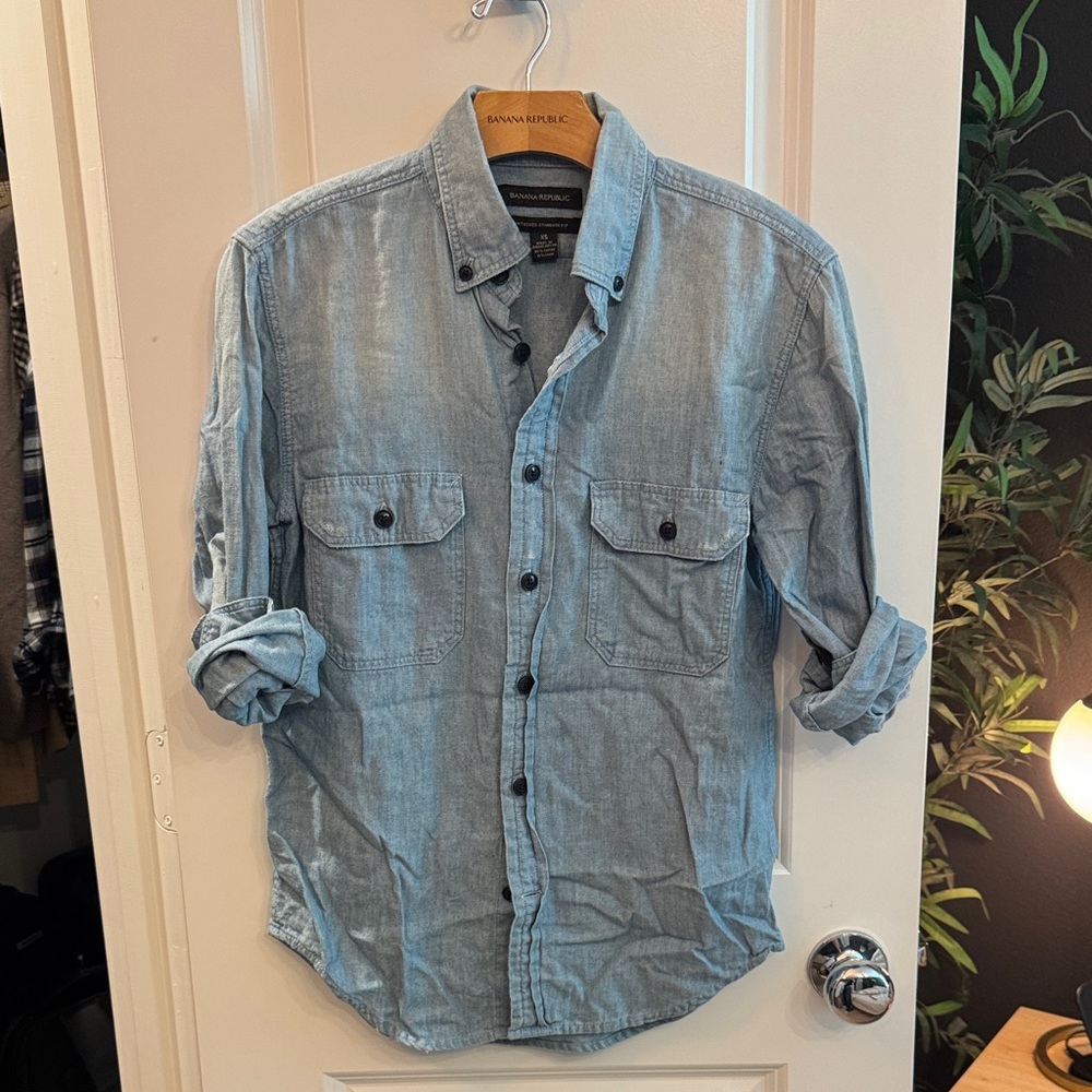 Banana Republic Light Blue Casual Button Down Shirt